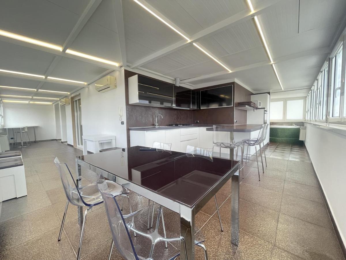 Cconforthotels Appartamento Skyline Бари Экстерьер фото