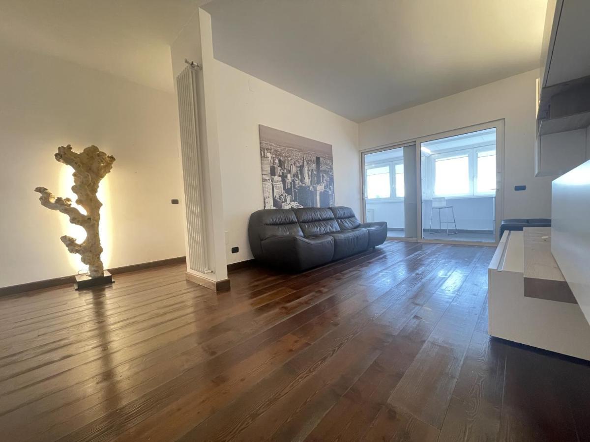 Cconforthotels Appartamento Skyline Бари Экстерьер фото