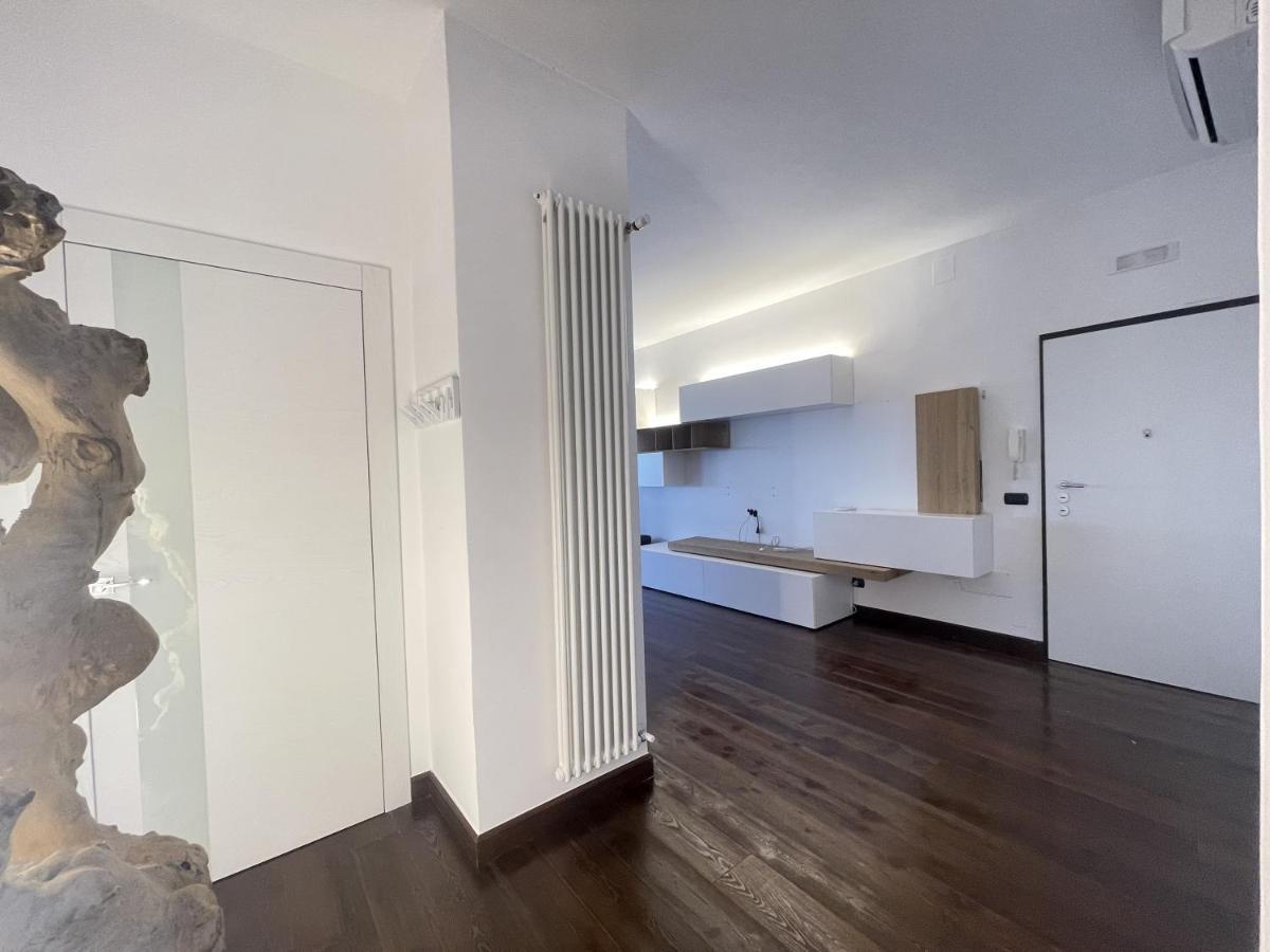 Cconforthotels Appartamento Skyline Бари Экстерьер фото